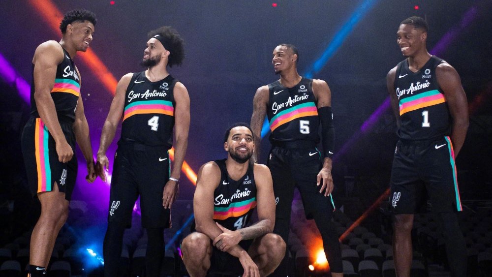 齐沃：老队员很好地接纳了年轻人；我们清楚弗拉泰西的重要性（齐沃：老将积极拥抱新人，我们深知弗拉泰西的价值）