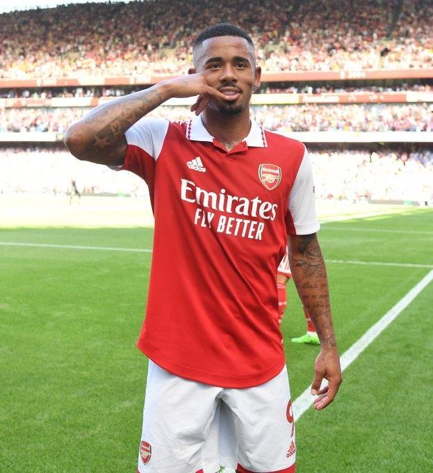 他回家了，回到了深爱的巴塞罗那（他归来，重回挚爱的巴塞罗那）