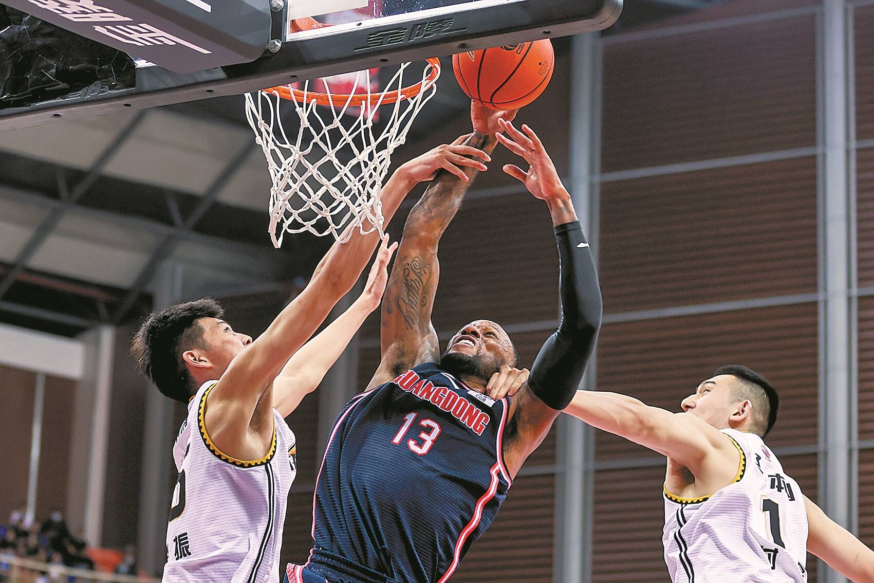 罗体：那不勒斯的劳动力成本过高，引进梅努的交易已被冻结（罗体：那不勒斯薪资负担过重，梅努转会操作已被冻结）