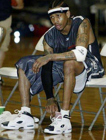 攻防压制！哈克斯上篮得手 热火轰出14-0打停猛龙（攻守强势！哈克斯上篮命中，热火一波14-0逼停猛龙）