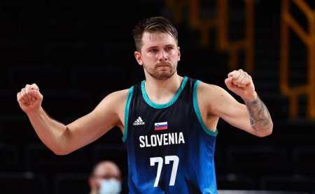 NBA精彩回放：勇士绝杀太阳（NBA高光时刻：勇士压哨击败太阳）