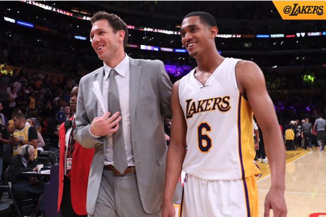 对手早就看穿了这一点（这点早已被对手识破）