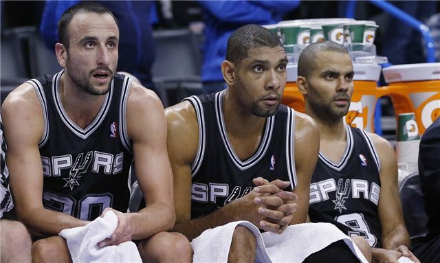 梅西再创纪录引全场欢呼（梅西再破纪录，全场沸腾）