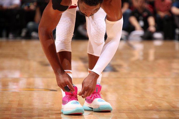 半场：贝蒂斯0-1赫罗纳，希尔助攻瓦纳特破门（半场战报：赫罗纳1-0领先贝蒂斯，希尔助攻瓦纳特建功）