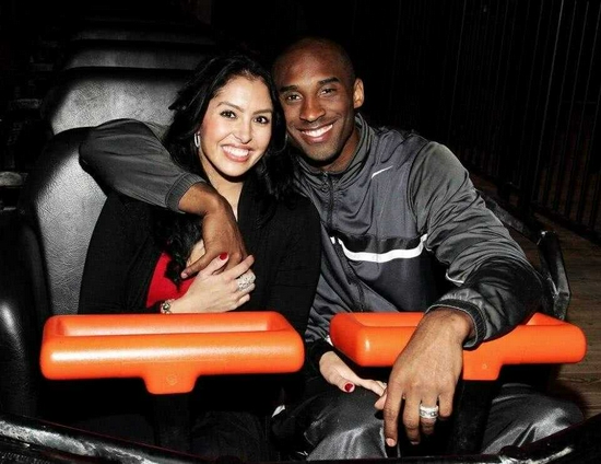 “苏超”冠军的排面，泰州市委书记和市长更衣室祝贺泰州夺冠（泰州加冕“苏超”冠军，市委书记、市长走进更衣室致贺）