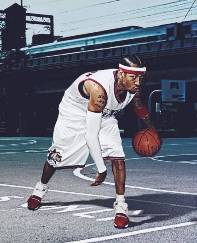 两张合影，一张和老乡一张和金靴。赛前法比奥说这场...（赛前法比奥的两张合影：一张与老乡，一张与金靴）