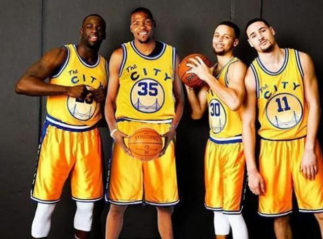 意大利队防守依旧稳固（意大利后防依然稳健）