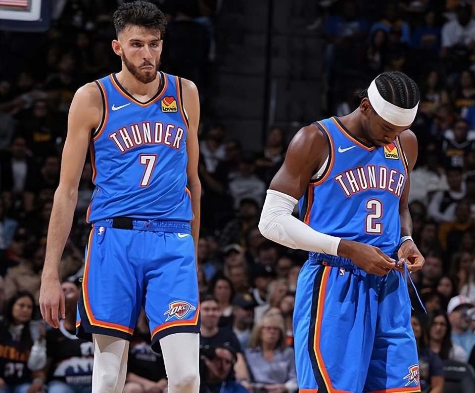 亚冠卡位生死战！布里兰主场无敌争出线，江原FC客场搏命追积分（亚冠关键卡位战：布里兰主场强势冲击出线，江原FC客场背水抢分）