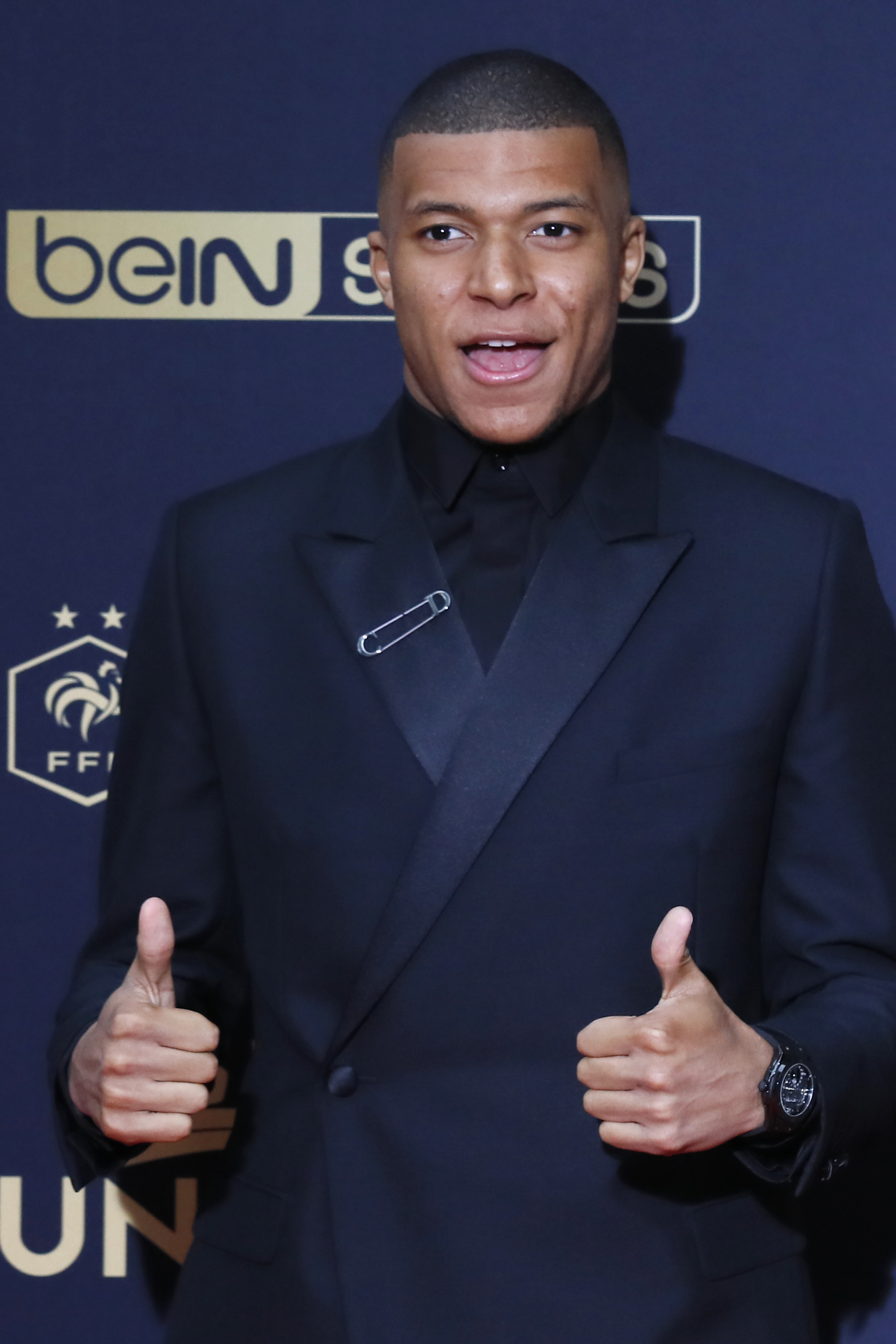 国少vs孟加拉国U17：万项、邝兆镭首发，赵松源替补（国少战孟加拉U17：万项、邝兆镭先发，赵松源替补）