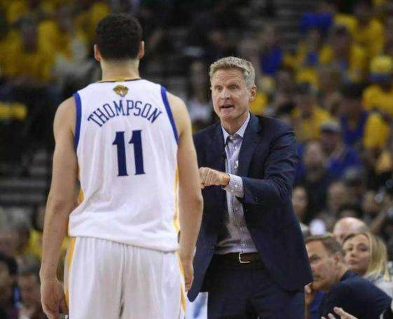 百大球员榜老詹跌至第24！真进不了全明星？ KG呼吁别给他投票（百大球员榜詹姆斯跌至第24位：全明星恐无缘？加内特呼吁别为他投票）