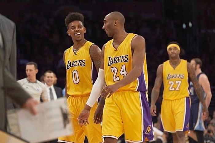 记者：埃切韦里将租借加盟赫罗纳，租期半个赛季（记者：埃切韦里半赛季租借赴赫罗纳）