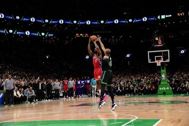 追梦：尼克·杨是勇士当年夺冠征程中的重要功臣（追梦盛赞尼克·杨：勇士夺冠之旅的关键功臣）