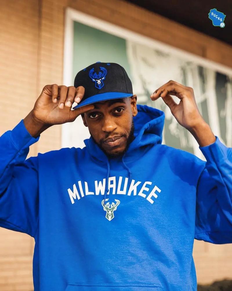 非媒：奥斯梅恩被换下后非常愤怒，拒绝和主帅切莱握手（非洲媒体：奥斯梅恩被换下怒气难消，拒与主帅切莱握手）