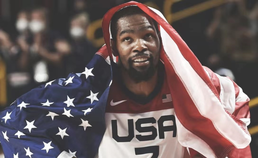 詹姆斯关键三分绝杀比赛（詹姆斯制胜三分完成绝杀）