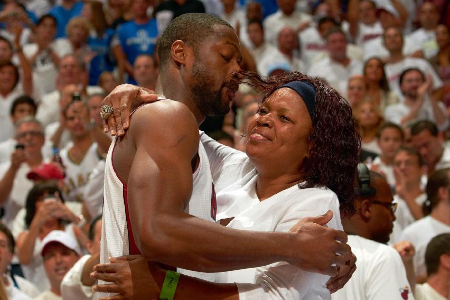 罗马诺：奥罗斯科即将加盟曼联，球员正启程前往英格兰（罗马诺称：奥罗斯科将签约曼联，已启程前往英格兰）